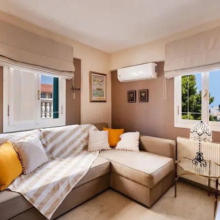 Retro Apartment